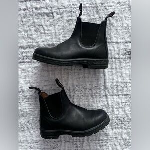 Black leather Blundstones